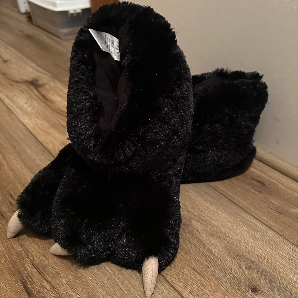 Bear Claw Feet and Hands